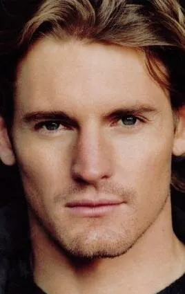 Фотография актёра Джошуа Пенс