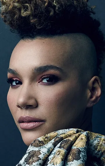 Фотография актёра Эмми Рейвер-Лэмпман