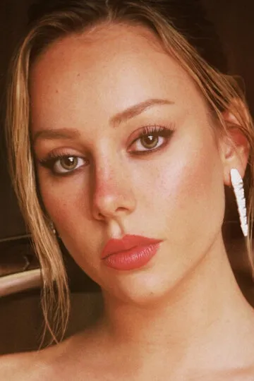 Фотография актёра Эстер Экспосито