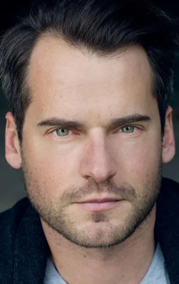 Фотография актёра Девид де Латур