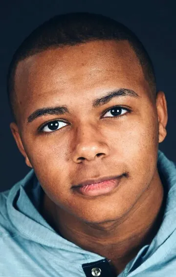 Фотография актёра Эй Джей Беклс