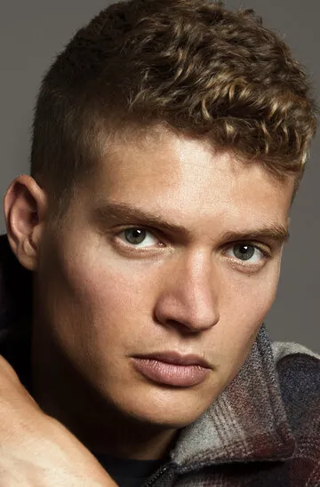 Фотография актёра Джоша Страдовски