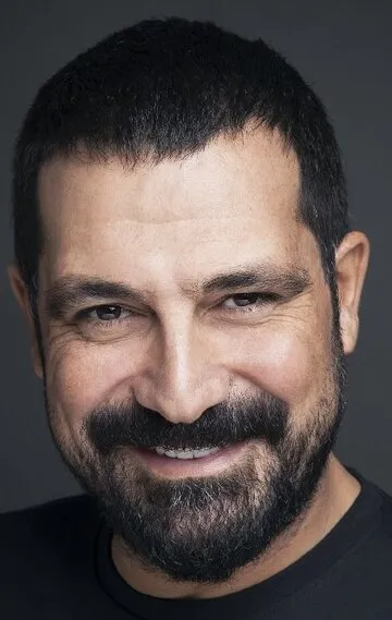 Фотография актёра Бюлент Иналь