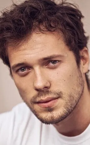 Фотография актёра Том Возничка