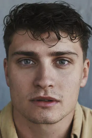 Фотография актёра Сэм Бьюкэнэн