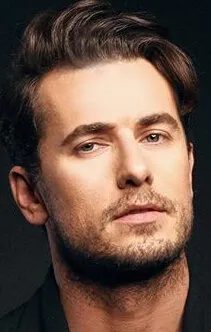 Фотография актёра Хакан Динчкол