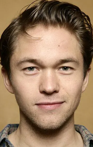 Фотография актёра Якоб Офтебро