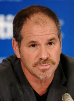 Фотография актёра Ричард Дж. Льюис