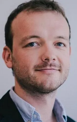 Фотография актёра Джордж Кэйн